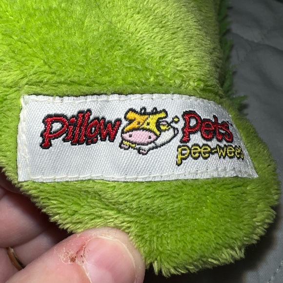 Pillow Pets Friendly Frog Stuffed Animal Plush Toy - Picture 4 of 7